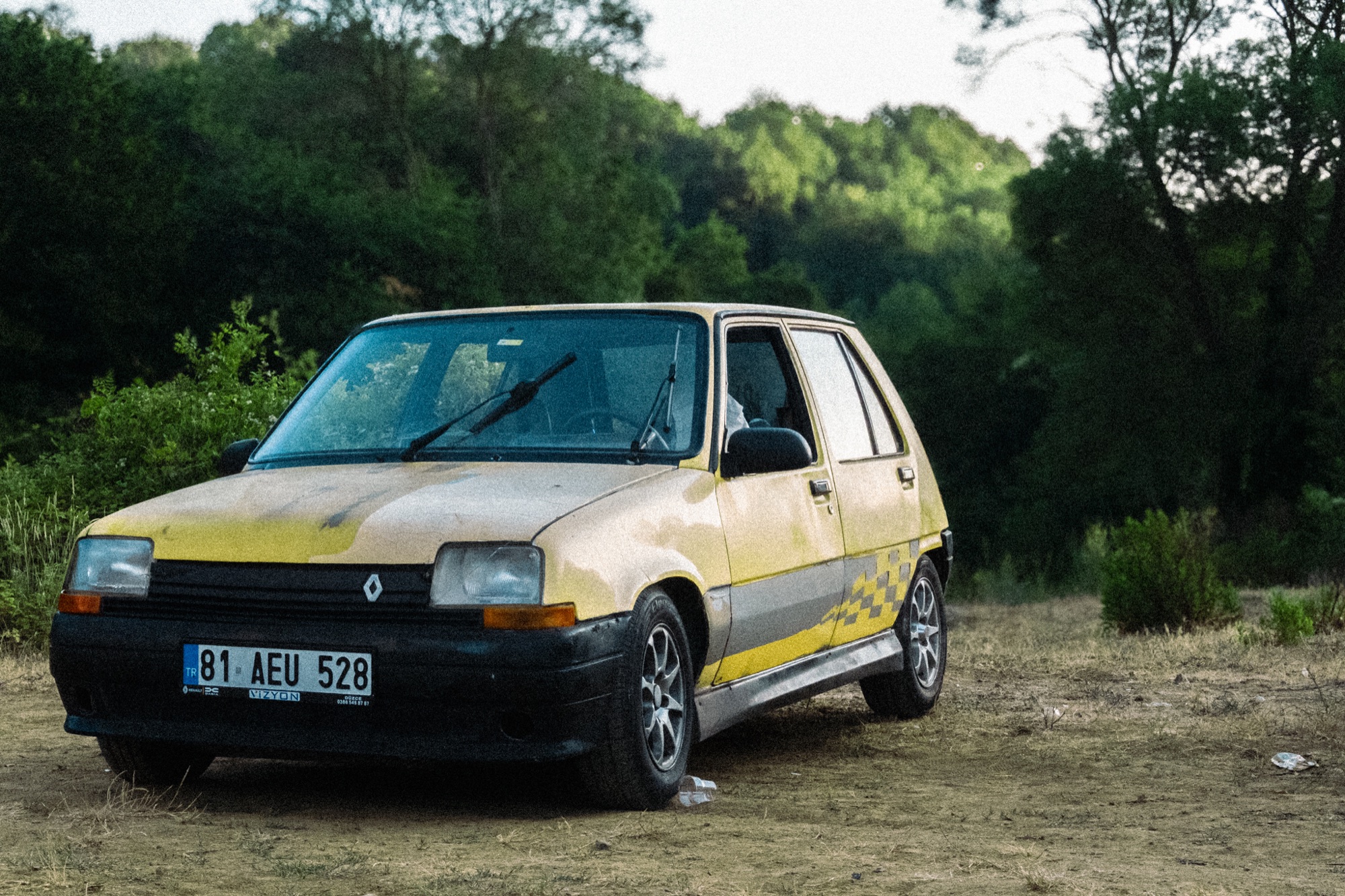 Old Renault in Turkish countryside